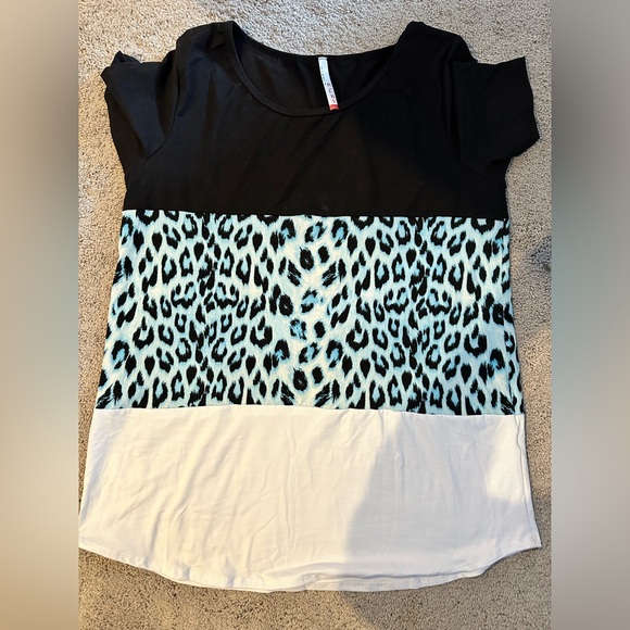 NWOT Blue Leopard Print Colour Block T-Shirt - Picture 1 of 2